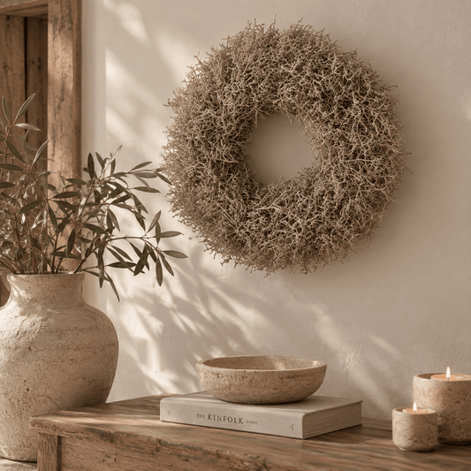 Natuurlijke decoratiekrans wit/naturel – 55x55x13 cm - Youna Label