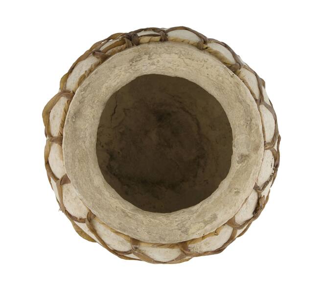 Ronde papier-maché pot met vlechtwerk crème – 26x26x23 cm - Youna Label