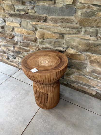 Gegraveerde bijzettafel paulowniahout bruin 48 cm