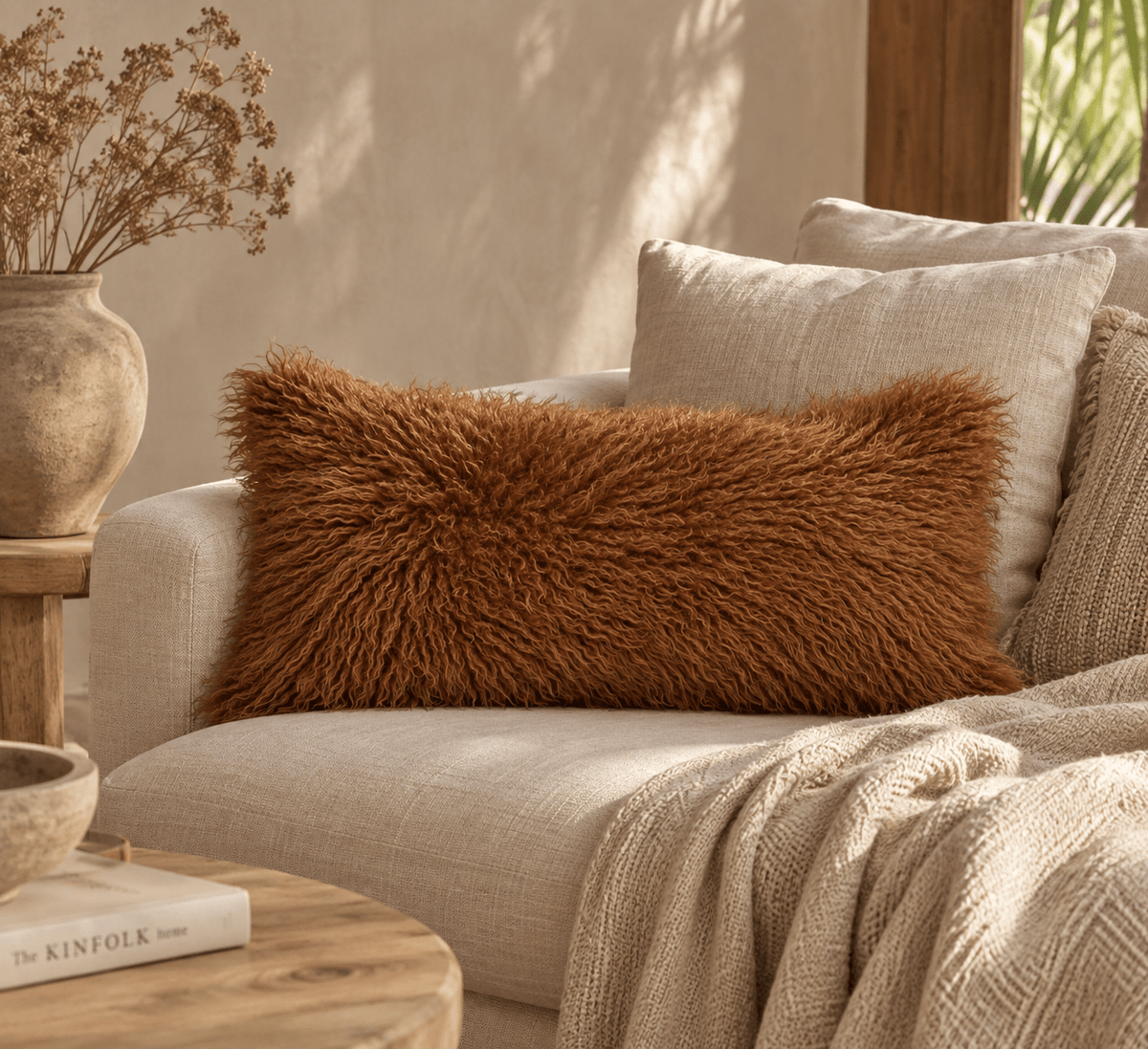 Fluffy kussen karamel – 60x30 cm - Youna Label